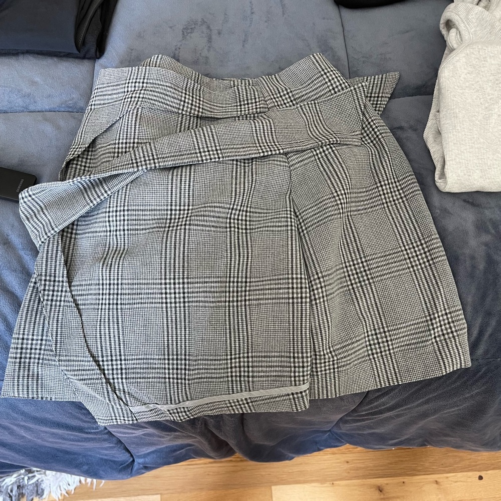 Aritzia skirt